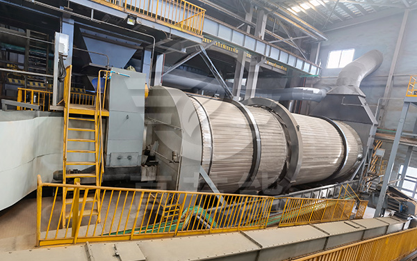 三筒糟渣烘干設(shè)備運(yùn)行現(xiàn)場 三筒糟渣烘干設(shè)備運(yùn)行現(xiàn)場